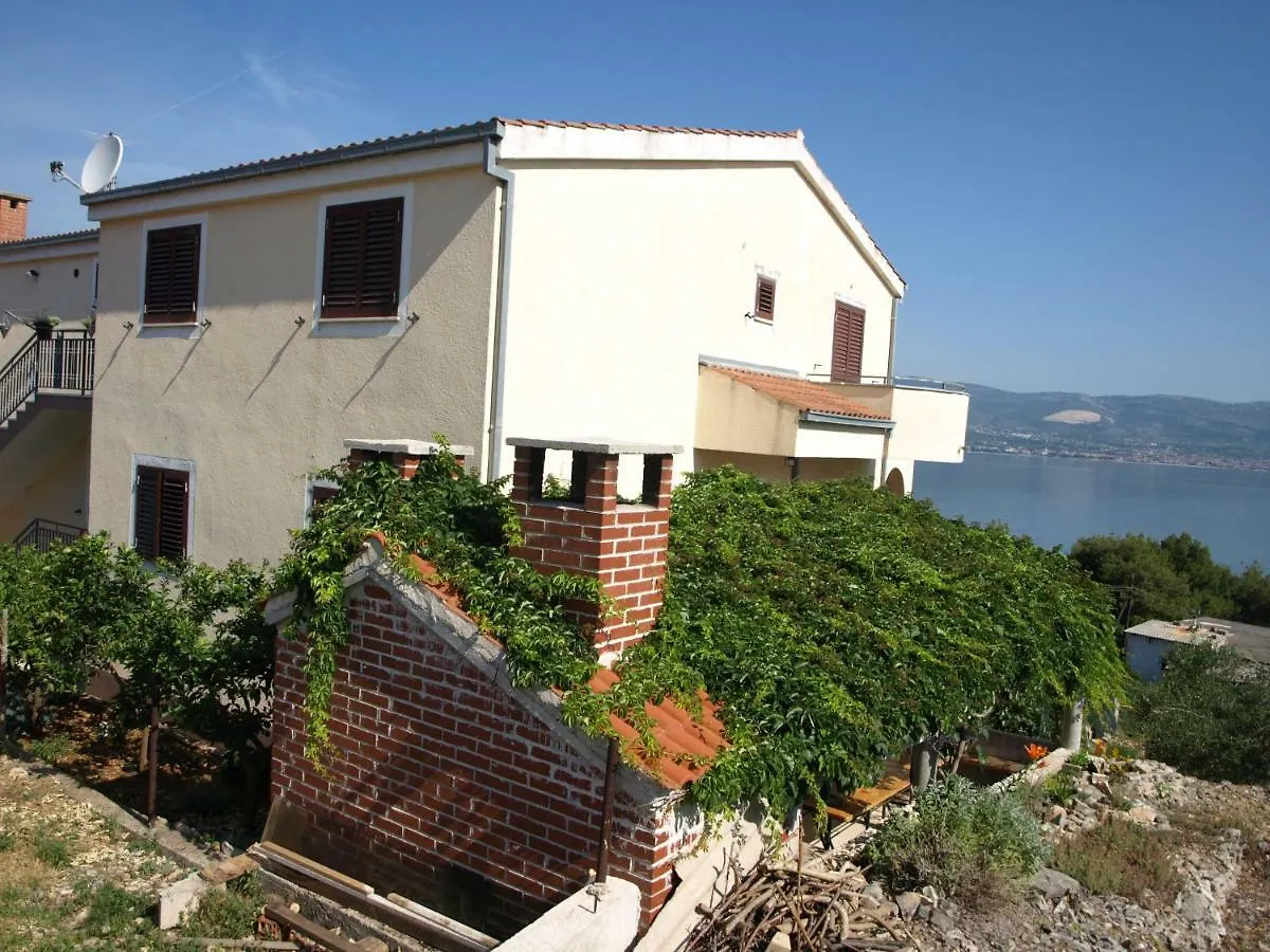 Apartments Ljilja Slatine